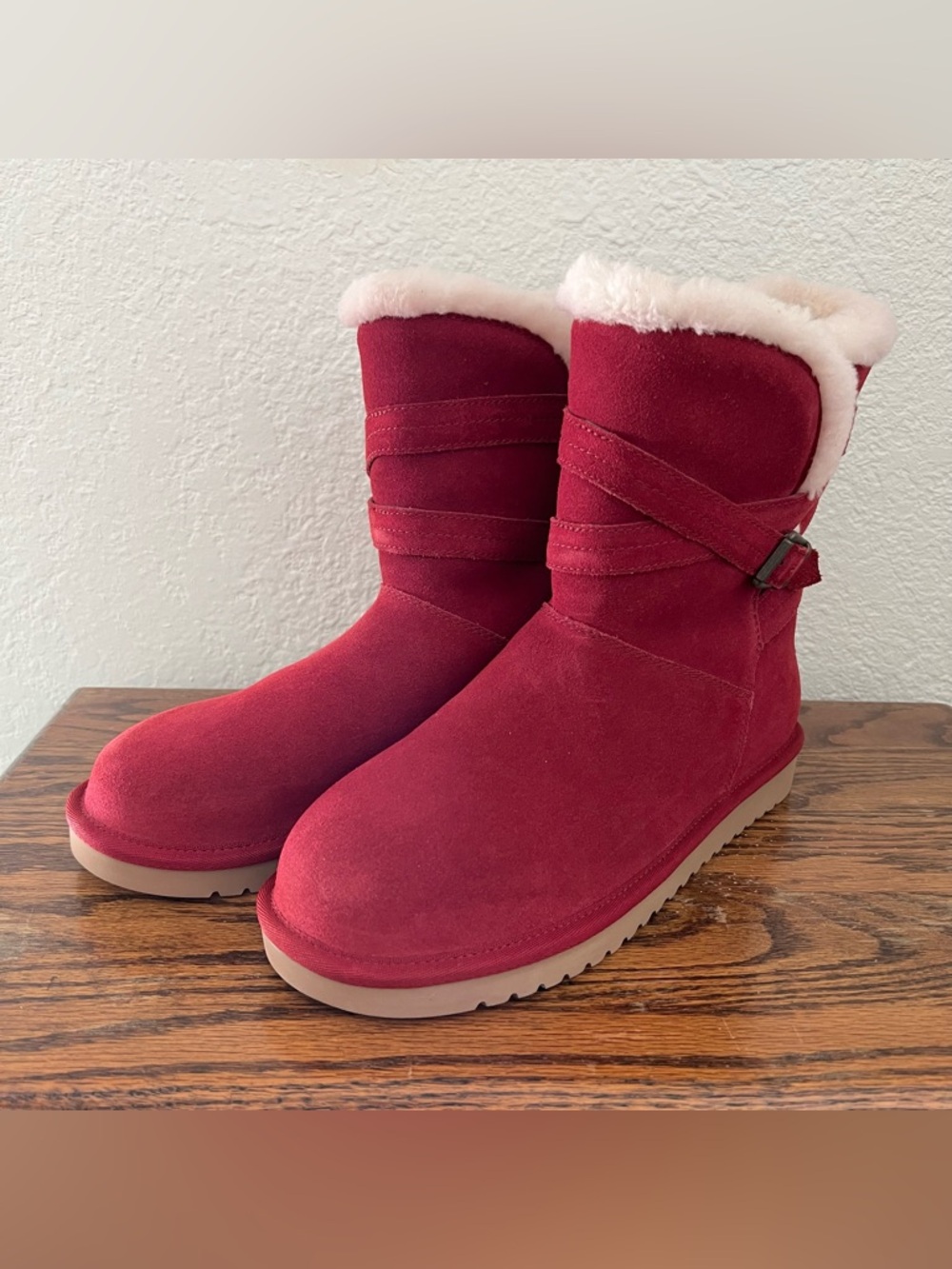 Koolaburra by UGG Faux Fur Short Boots Delene Rhubarb Red Size 10 NWOB